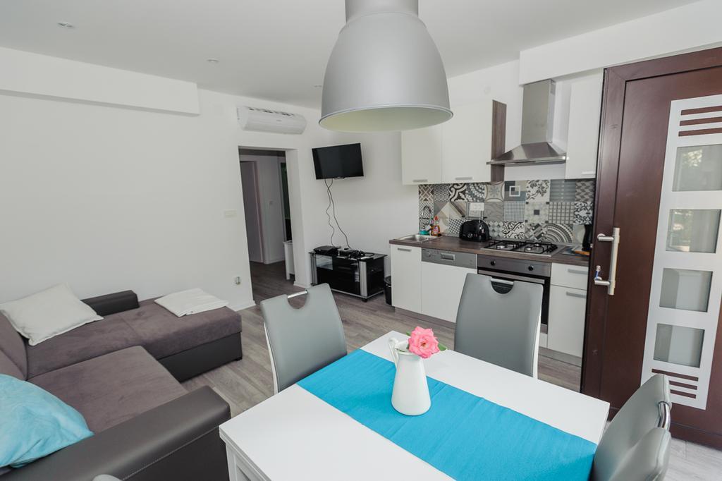 Dadule Apartments Podstrana Quarto foto